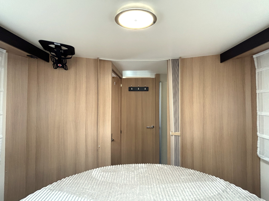 Mc Louis MC4 481 AUTOMAAT QUEENSBED + HEFBED + FACE TO FACE foto: 3