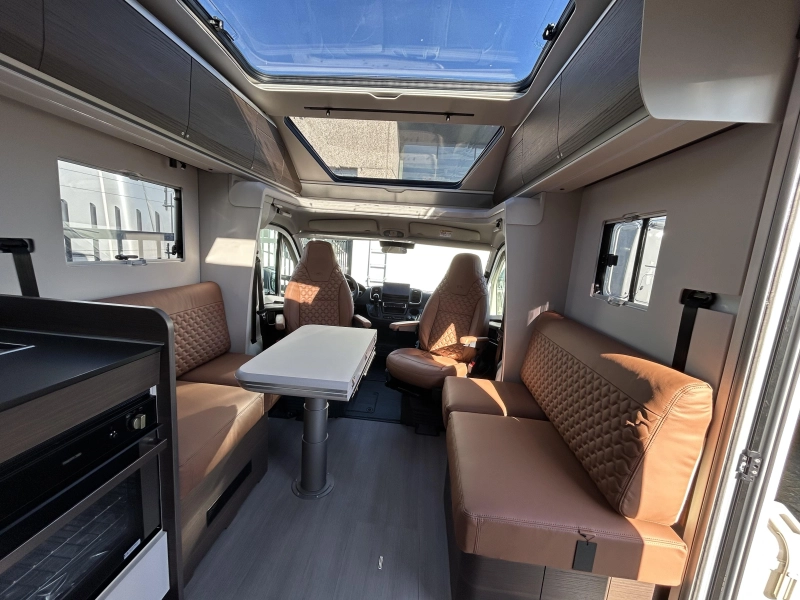 Adria Coral Supreme 670 DL 180PK automaat  foto: 6