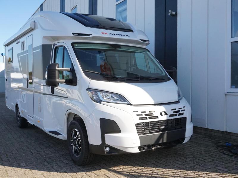 Adria Coral Axess 650 DL Benelux Edition  foto: 1