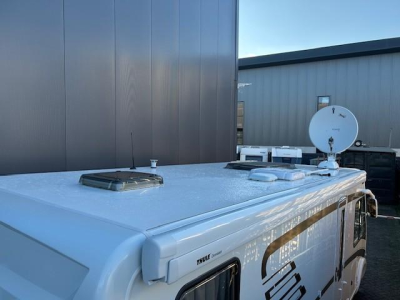 Hymer B584 B588 - automatic - low mileage photo: 23