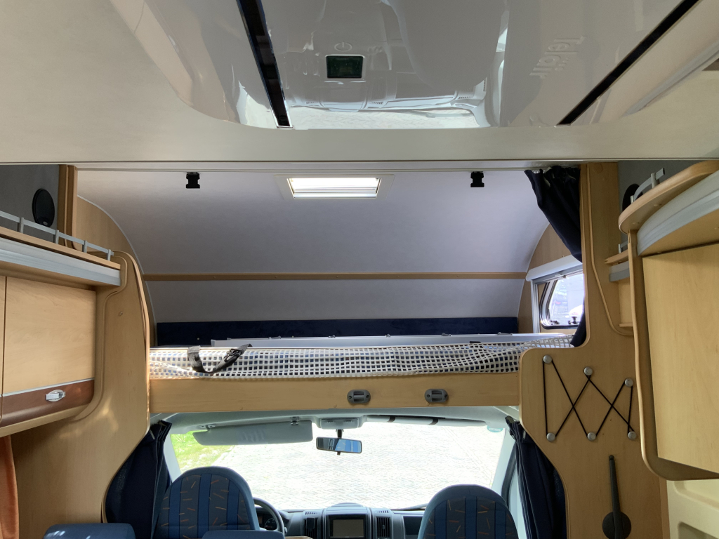 Detlheffs A 5881 Fiat 2.3 130 PS, Alkoven, Etagenbett, 5 Sitzpl&auml;tze und 6 Schlafpl&auml;tze, Hat Gebrauchsspuren, Bj. 2007 Camper Zentrum on the road Foto: 23