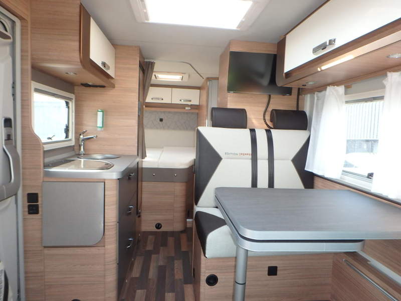 Weinsberg CaraCompact Pepper 600 MF € 5.000,- KORTING  foto: 11