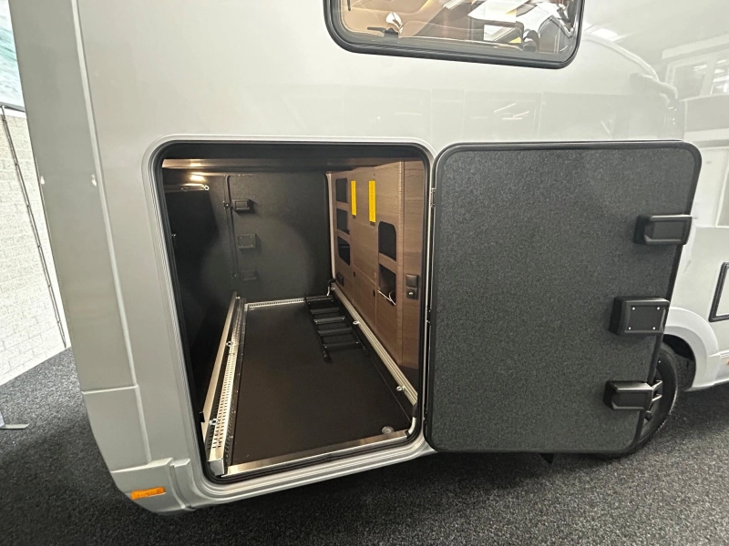 Adria Supersonic 780 SL 360 Grad Kamera, Luxussitze Foto: 3
