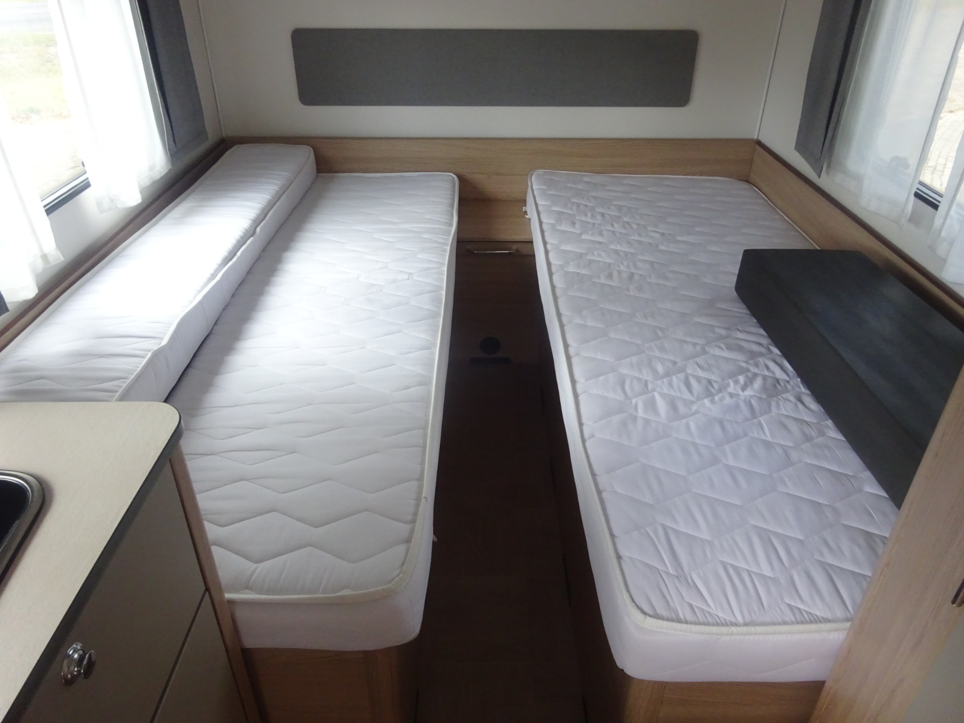 Lmc Sassino 460 LU Enkele Bedden/Vaste Luifel foto: 11