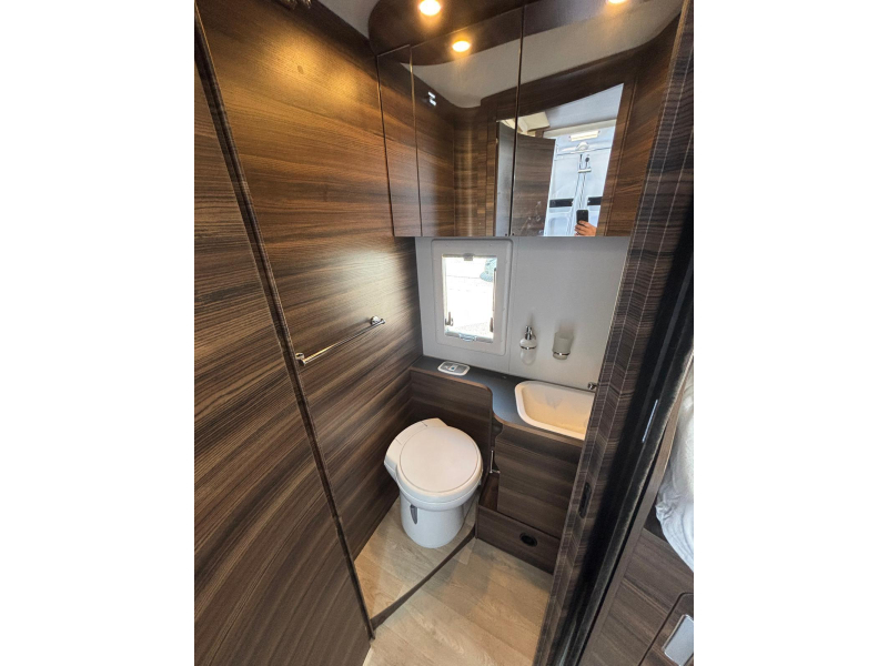 Laika Ecovip 4009 L automaat, E&P enkel bed  foto: 20