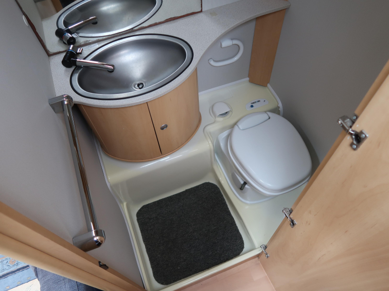 Dethleffs Camper 440 DB MET MOVER EN LUIFEL  foto: 9