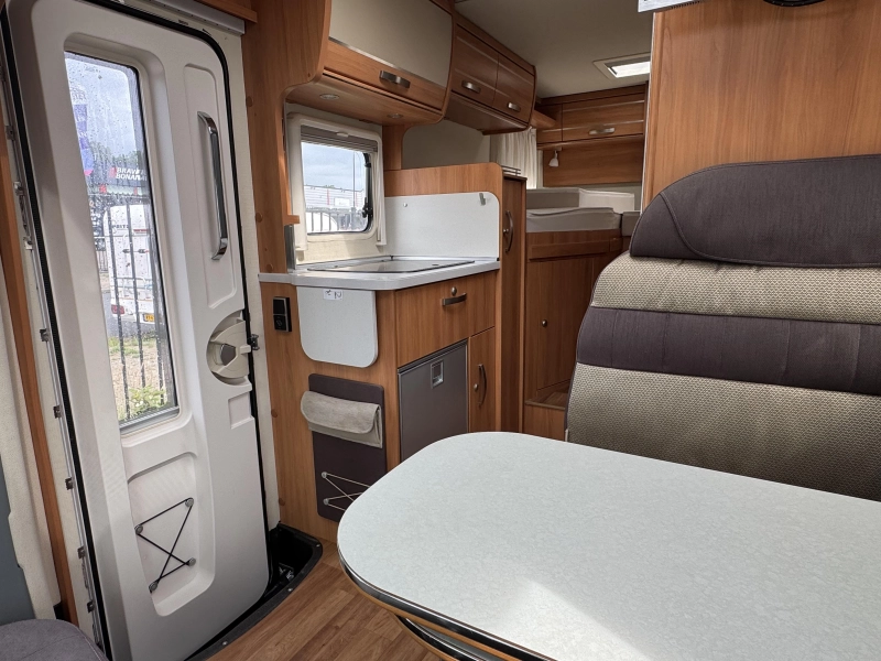 Hymer Van 520 S Einzelbetten Raumwunder Foto: 10