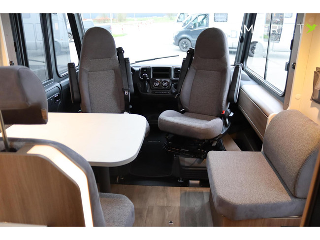 Carado I447 140hp Automatic | Pro+ Package | Drop-down bed | 2.15m Long bed! | 5 Seats | Separate shower | New available from stock photo: 8