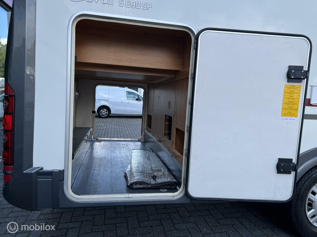 Adria CORAL S 690SP 160PK Queensbed Luifel Zonnepaneel Oven foto: 22