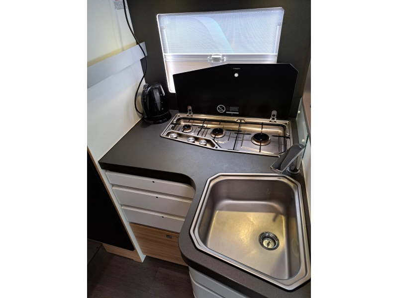 Adria Sonic 600 SL 150 PK AUTOMAAT 44H  foto: 8