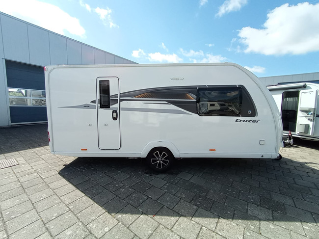 Sprite Cruzer 475 SR photo: 3