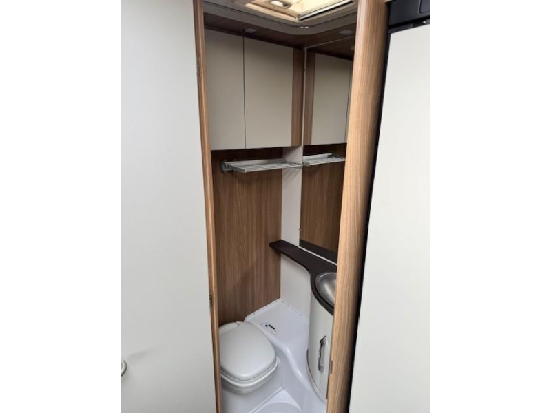 Bürstner Premio Plus 520 TL ruime gezins caravan  foto: 16