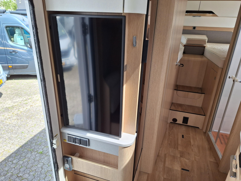 Hymer B-MC T 680 +LEVELSYSTEEM+VELOSLIDE  foto: 2