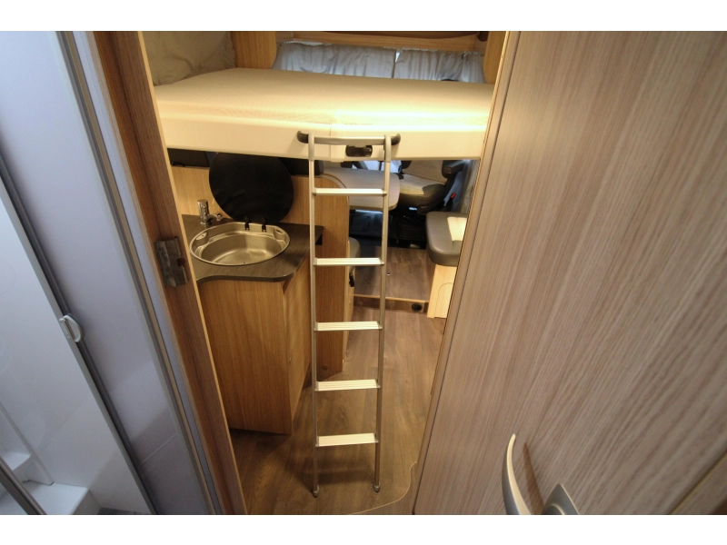 Sunlight T 68 Adventure Edition Camas individuales / Cama abatible foto: 16