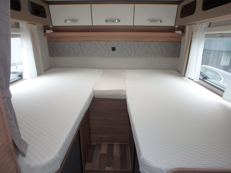 Weinsberg CaraSuite 700 ME foto: 19