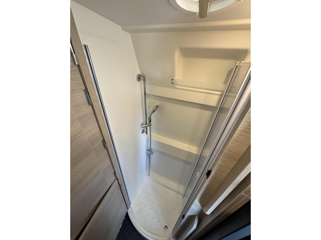 RAPIDO V55 2023 Pano Douche 5.99m foto: 20