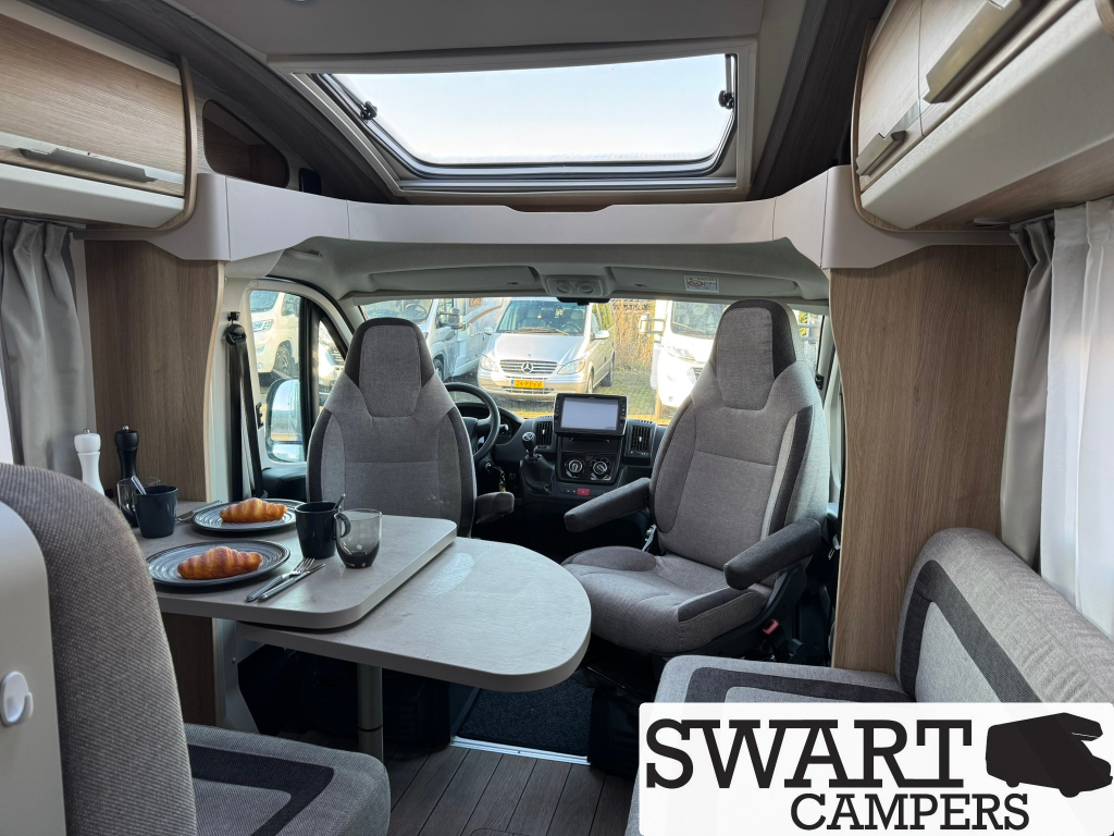 Knaus Sky TI 650 MF, Fransbed veel-opties foto: 10