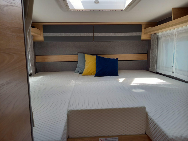 Dethleffs Just Go T 7055 EB - Automaat - met hefbed  foto: 13