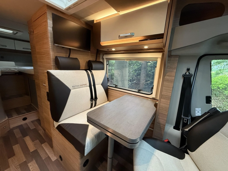 Weinsberg CaraCompact Pepper 600 MEG Enkele Bedden Airco 2024  foto: 13