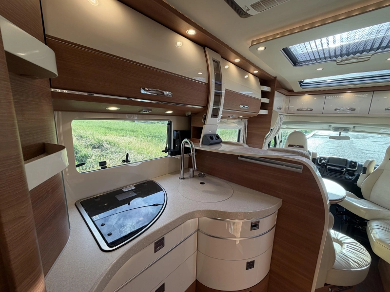 Carthago Chic C-Line 49 LE Sistema de nivelaci&oacute;n, Litio, foto: 6
