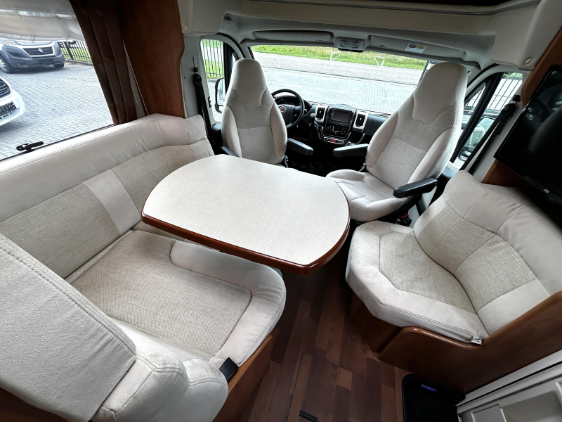 Carthago Chic C-Line I 4.2 Dwarsbed/2015/Euro-5/6.7M  foto: 9