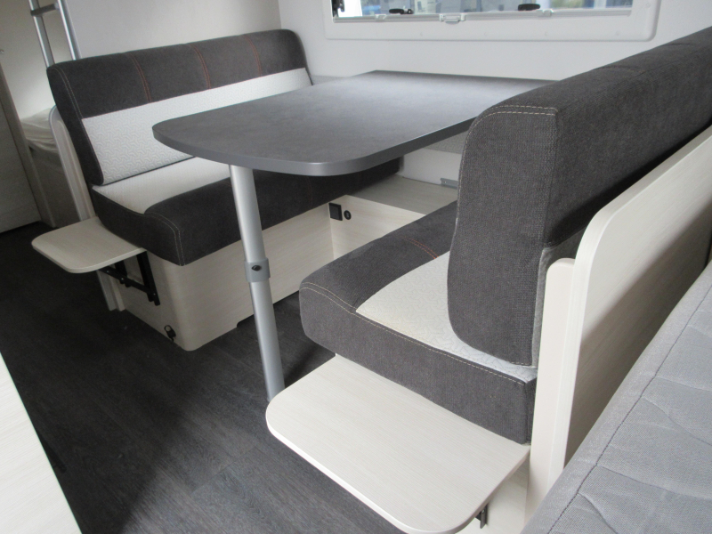 Caravelair Artica 496 MOVER AIRCO LUIFEL photo: 2