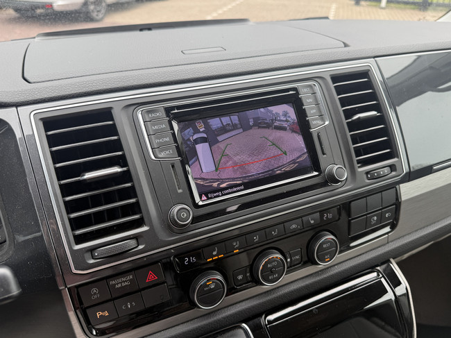 Volkswagen California Ocean T6 Westfalia im Neuzustand DSG Automatik 200 PS Vollausstattung 4 Schlafpl&auml;tze elektr. Aufstelldach Markise Klimaautomatik Tempomat Kamera Softclose abnehmbare Anh&auml;ngerkupplung Foto: 21