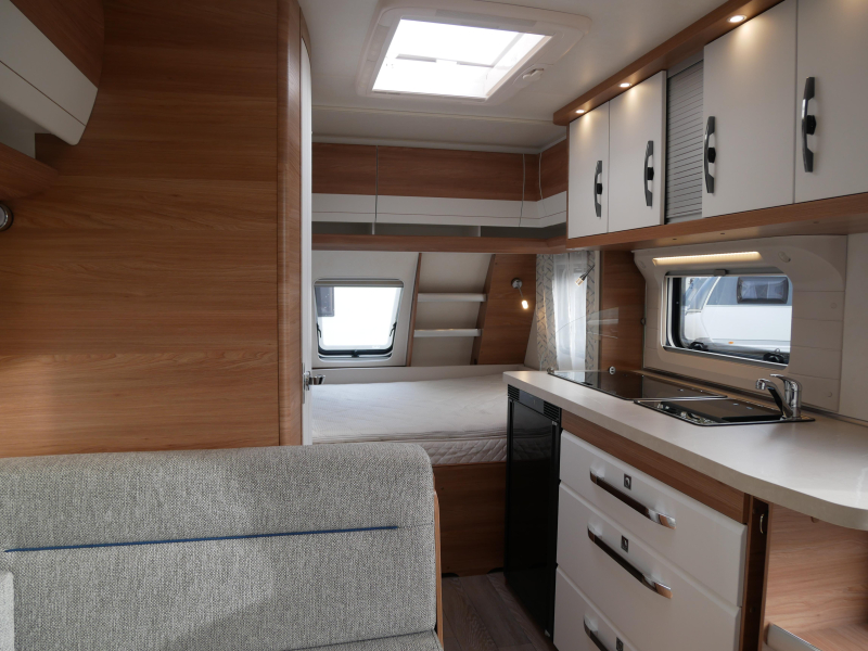 Hobby De Luxe 440 SF Incl. mover en fietsenrek  foto: 6