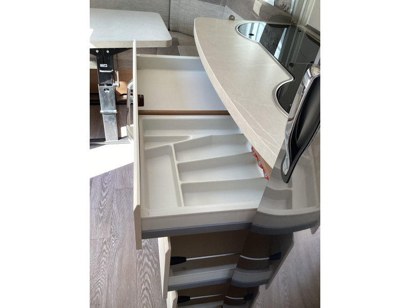 Hobby De Luxe 460 UFE omnistor foto: 13