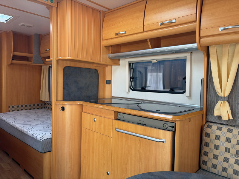 LMC Munsterland 520 HTE Mover/Luifel  foto: 7
