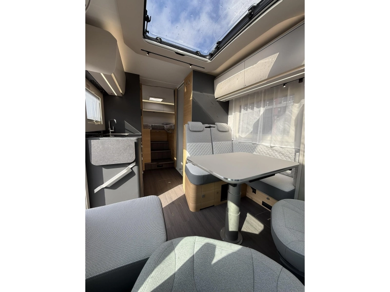 Adria Coral Axess 600 SL 7 meter lengtebedden  foto: 13