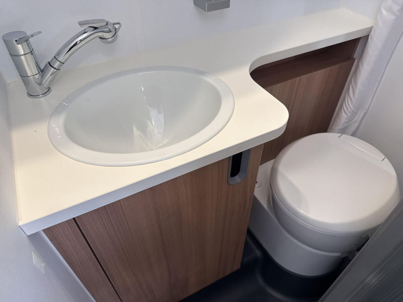 Sun Living S 70 SL Camas longitudinales cama abatible foto: 17