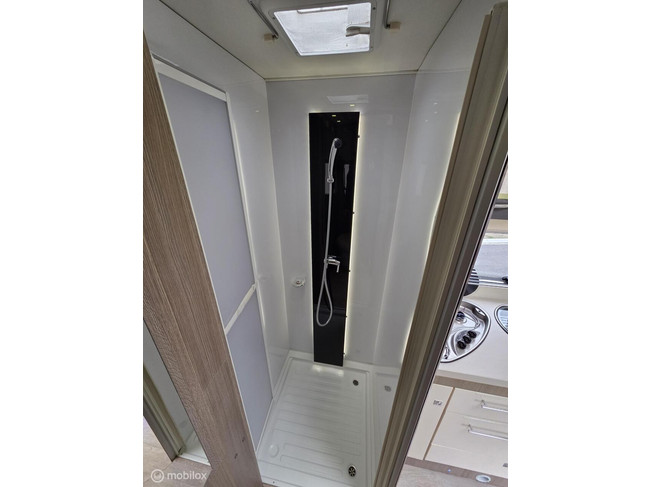 Challenger Graphite 290 camper ☆Hefbed cruise Euro-5 2015☆ foto: 18
