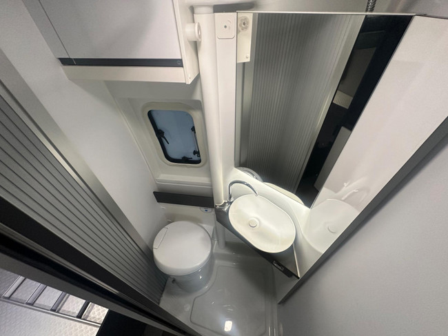 Adria Twin Supreme 640 SGX Foto: 7