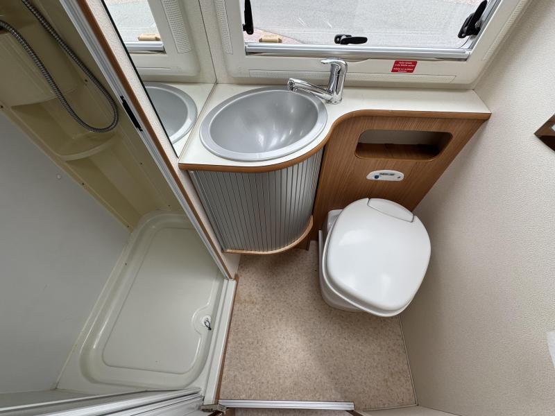 Adriatik Vision 707 SG Dwarsbed- Hefbed- Airco  foto: 12