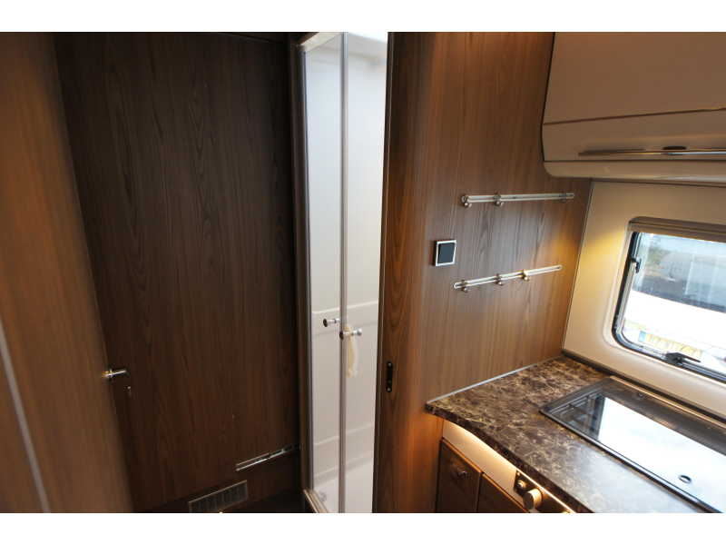 Hymer B 704 SL /Calefacci&oacute;n Alde/Autom&aacute;tico foto: 9