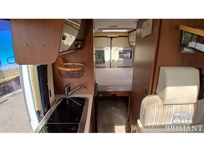 Karmann-Mobil DAVIS 590 autocaravana.. cama transversal foto: 9