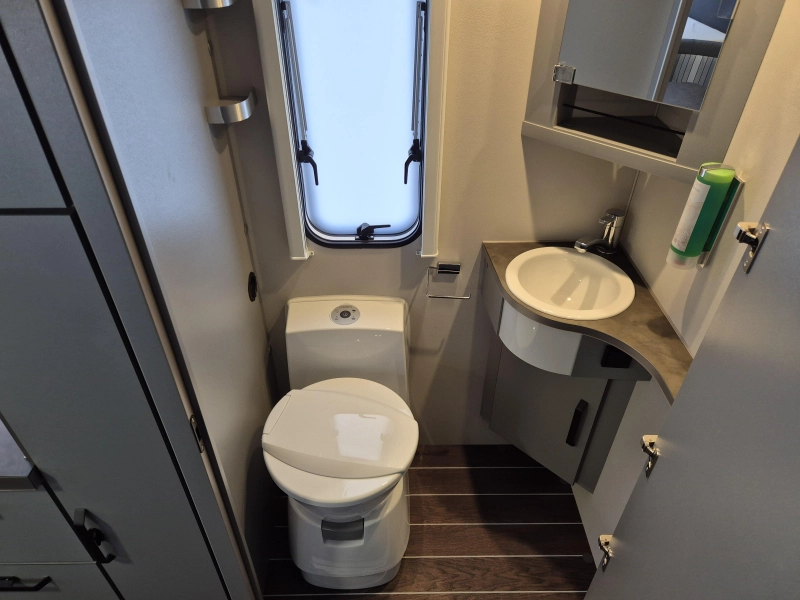 Knaus Sport and Fun 480 QL mover, air conditioning, air tent photo: 17