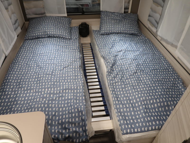 Dethleffs C'Joy 460 LE SINGLE BEDS, LIGHTWEIGHT photo: 19