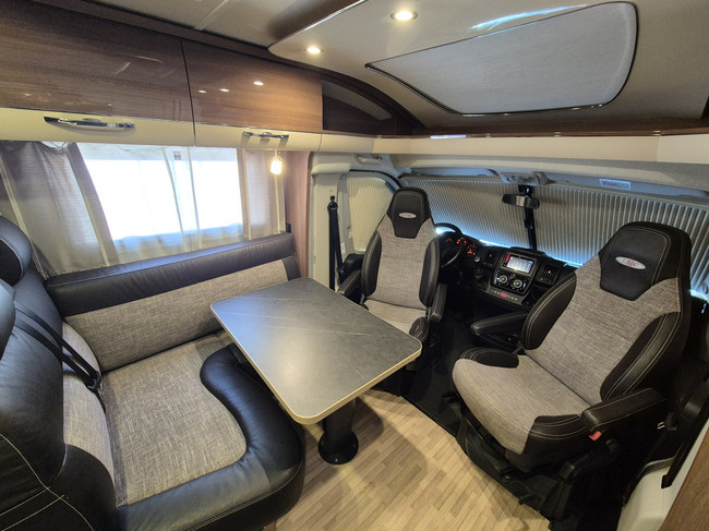 LMC T662 LMC T 662 Cruiser Comfort 160 HP CERAMIC COATING SINGLE BEDS TV SOLAR PANEL TOW BAR SWIVEL SEATS photo: 13