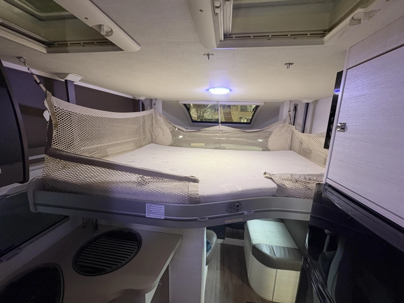 Chausson Welcome 728 EB Queensbed / hefbed  foto: 13
