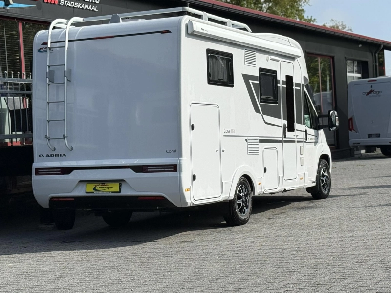 Adria Coral Axess 600 SL 7 meter lengtebedden  foto: 5