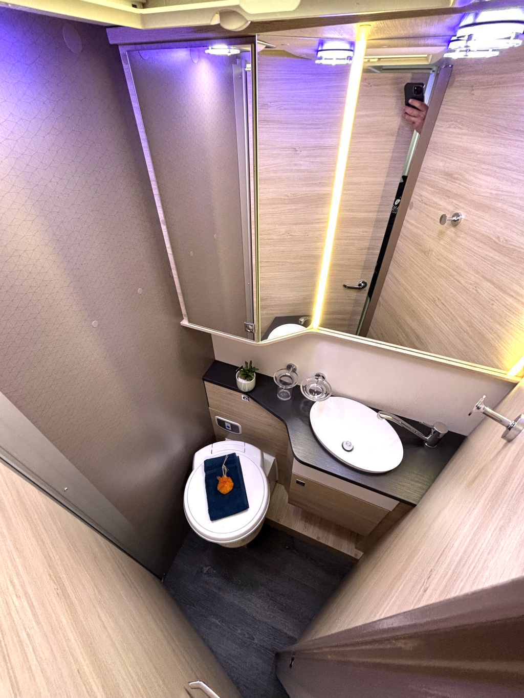 Challenger Graphite VIP 328 AUTOMAAT QUEENSBED HEFBED F2F foto: 10