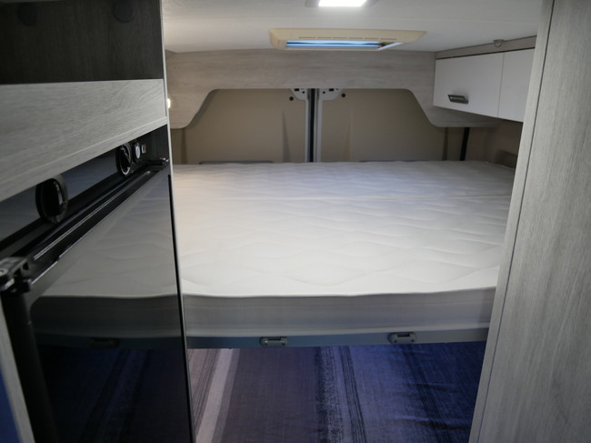 ROLLER Team Livingstone 5, 6 Meter Buscamper, Stapelbed!! foto: 16