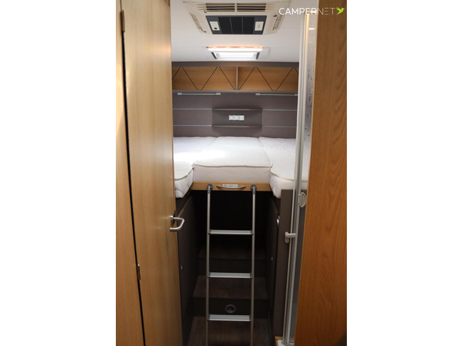 LMC Tourer Lift 730 165PK | Lengtebedden | Gescheiden douche | Hefbed | Fietsendrager | Zonnepaneel | Bearlock | Dakairco | Luifel | foto: 17