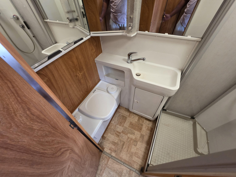Hymer B 564 AIRCO | TOPSTAAT 2.5TD  foto: 8