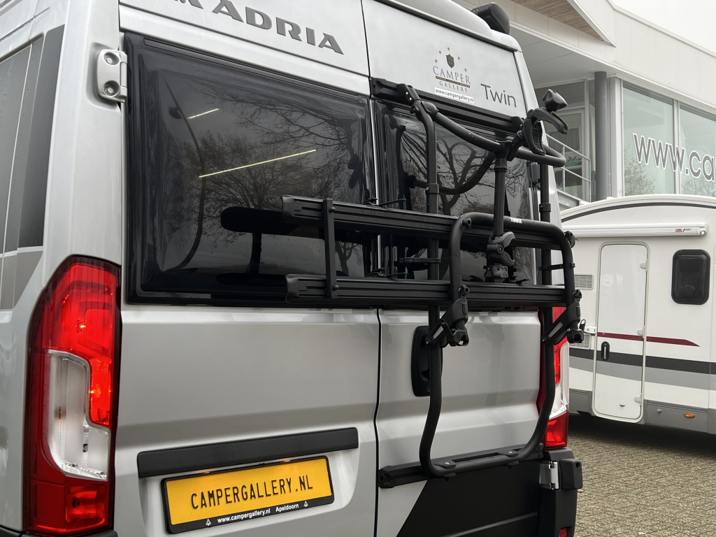 Adria Twin Supreme 640 SLB ENKELE BEDDEN SKYROOF CAMERA foto: 21