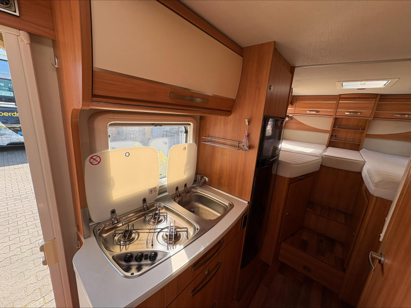 Hymer Exis-i 678 zeer compleet  foto: 6