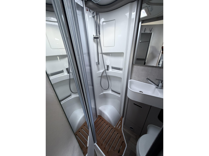 Hymer Exsis-T 580 PURE Automaat, schotel, tv  foto: 11
