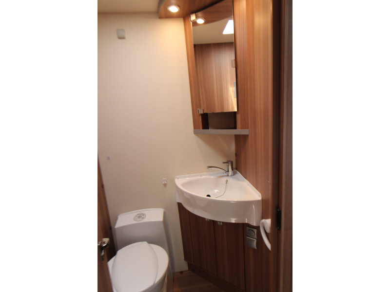 Weinsberg CaraLoft Queensbed + Hefbed  foto: 20